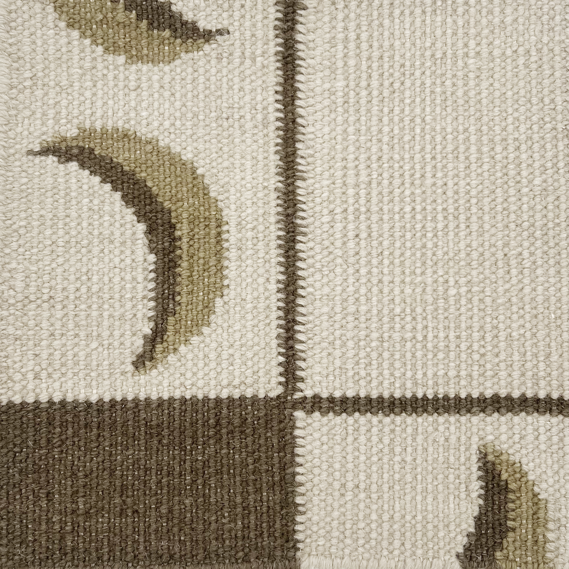 Flatweave runner with a crescent moon border in cream, taupe and brown